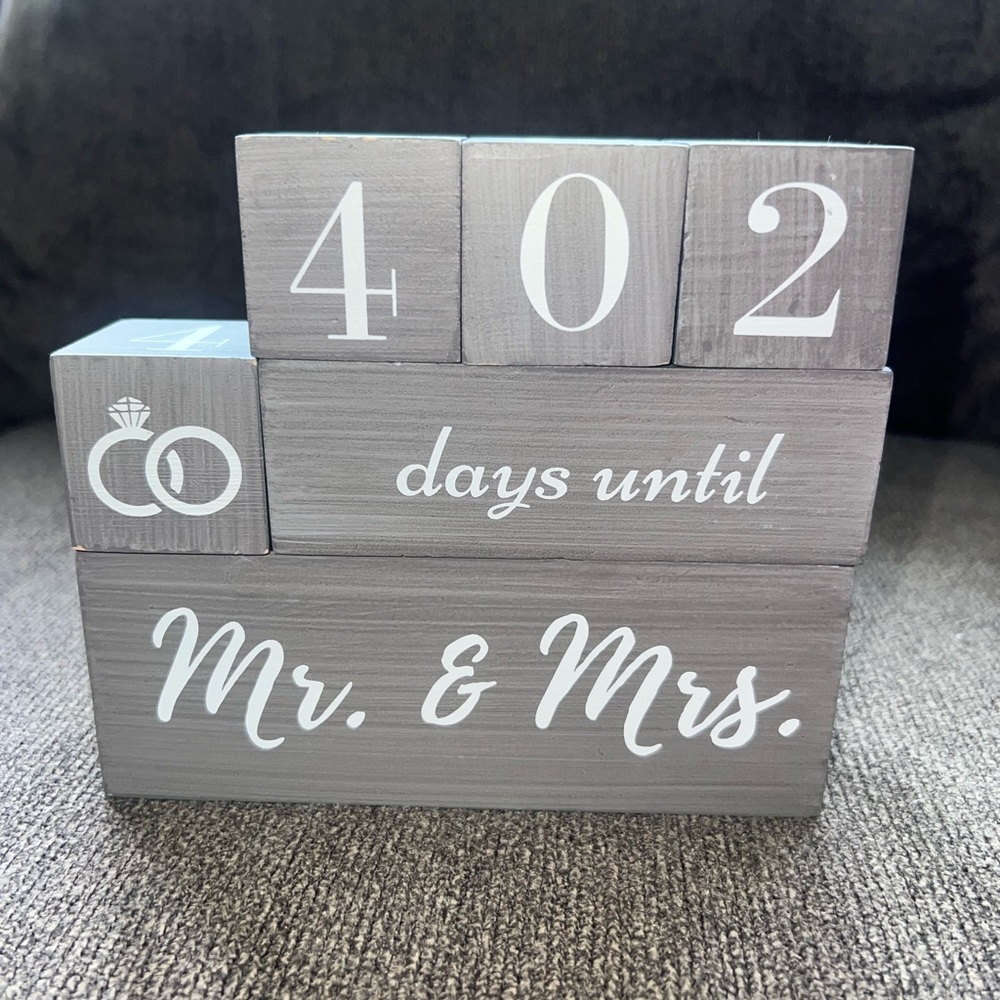 WEDDING/ANNIVERSARY COUNTDOWN BLOCKS!